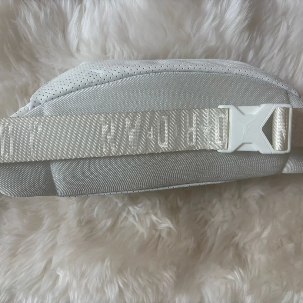 Jordan White Perforated Sling Bag with Rose-Gold Jumpman - Picture 5 of 5